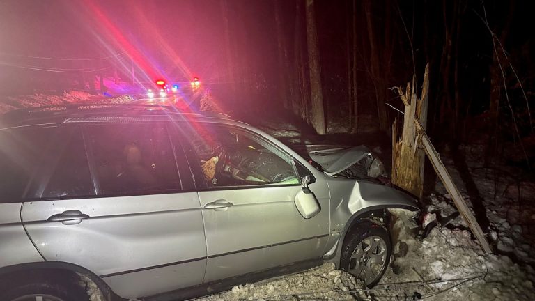 DUI crash in Richmond snaps utility pole, trapping occupant